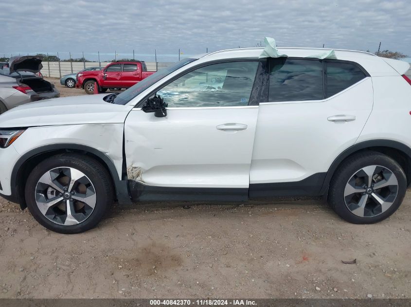 2023 Volvo Xc40 B4 Plus Bright Theme VIN: YV4K92HE1P2032431 Lot: 40842370