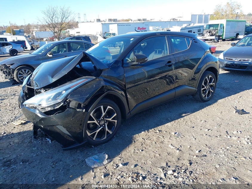 VIN NMTKHMBX9LR104117 2020 TOYOTA C-HR XLE