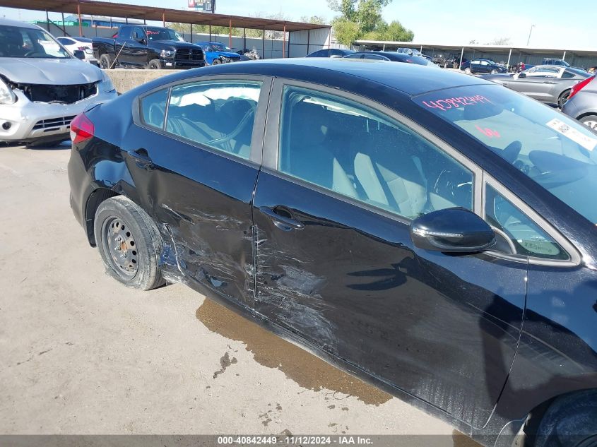 2017 Kia Forte Lx VIN: 3KPFK4A77HE094632 Lot: 40842449