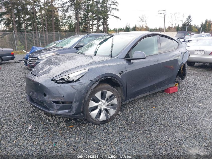 VIN 7SAYGAEE8NF570624 2022 Tesla Model Y, Long Rang... no.2