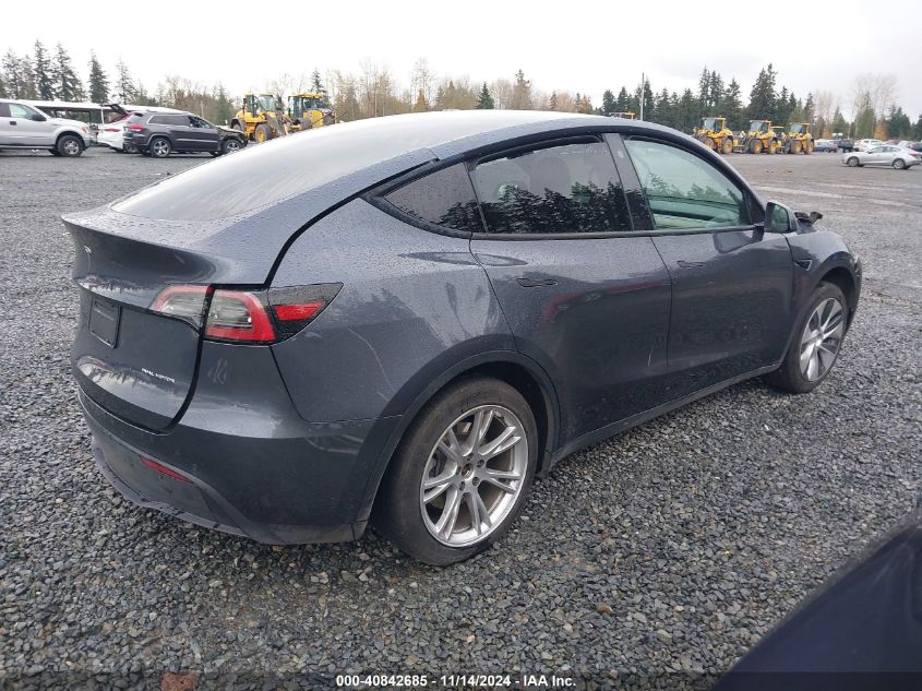 VIN 7SAYGAEE8NF570624 2022 Tesla Model Y, Long Rang... no.4