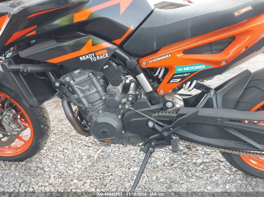 2022 Ktm 890 Duke R VIN: VBKTU9404NM843858 Lot: 40843983