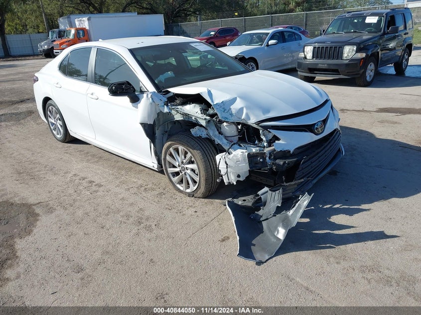 TOYOTA CAMRY LE 2023