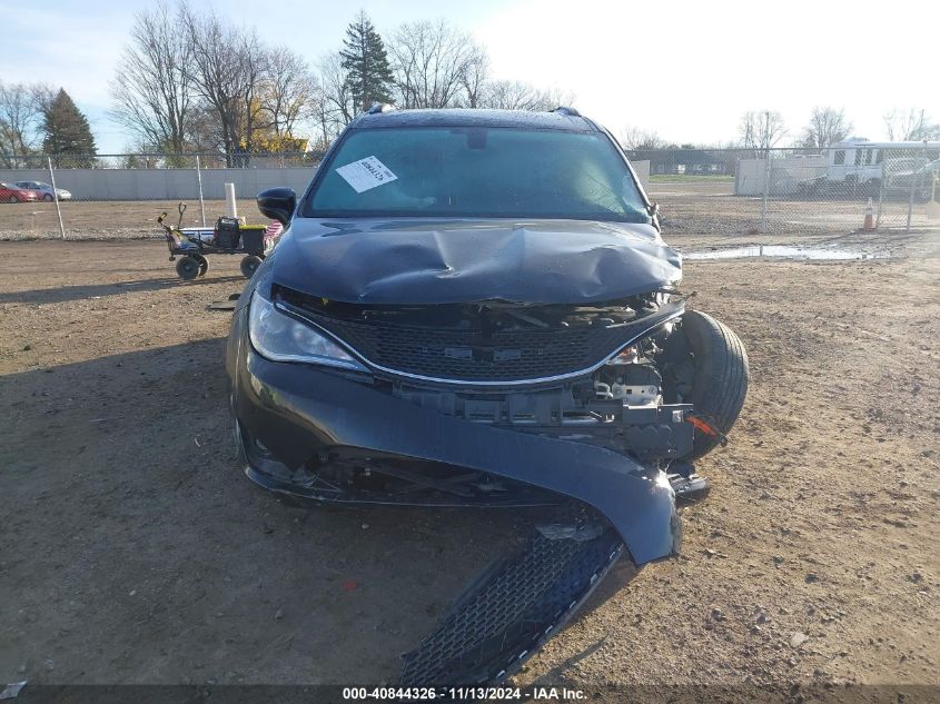 2018 Chrysler Pacifica Touring L VIN: 2C4RC1BG2JR253892 Lot: 40844326