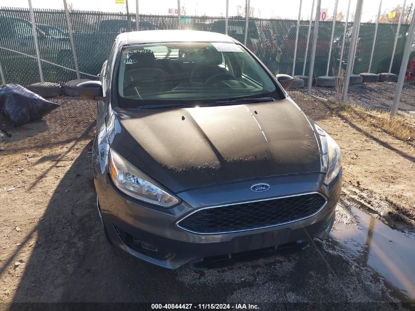 2016 Ford Focus S VIN: 1FADP3E22GL305085 Lot: 40844427