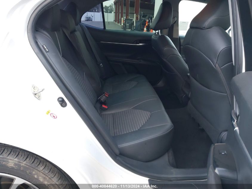 2018 TOYOTA CAMRY SE - 4T1B11HK9JU580937