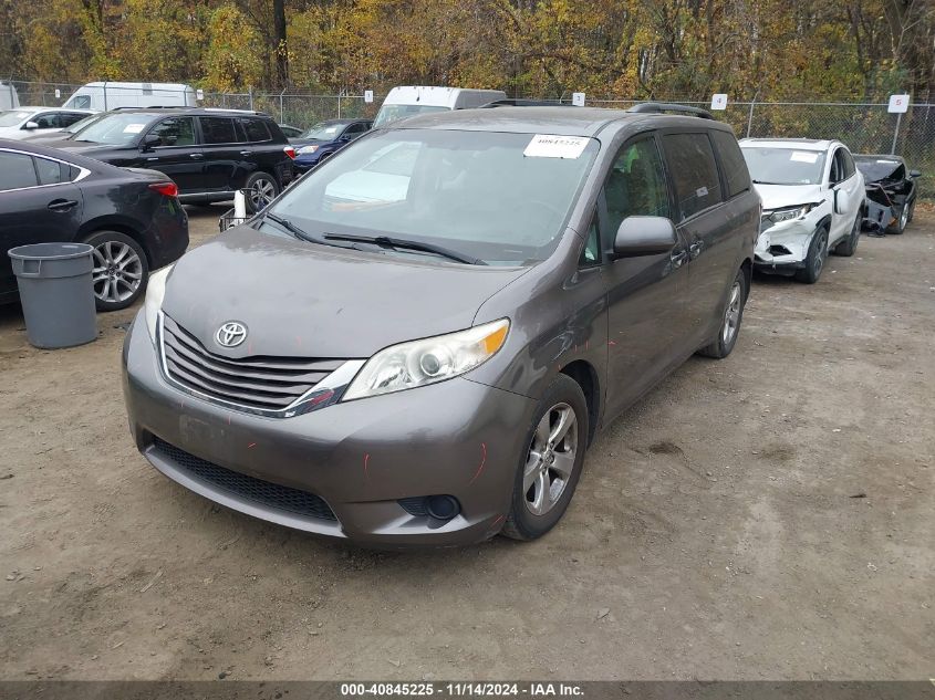 VIN 5TDKK3DC9FS599933 2015 Toyota Sienna, Le 8 Pass... no.2