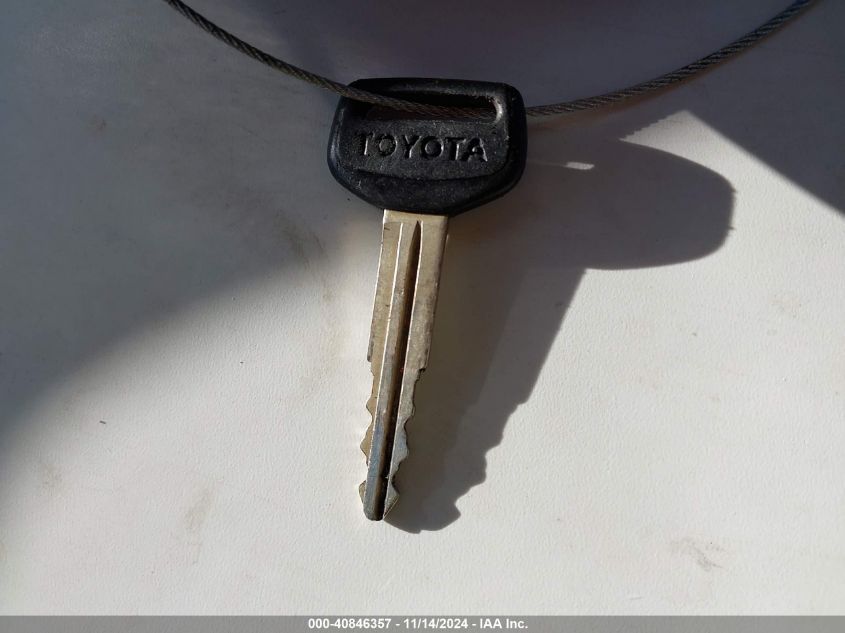 2000 Toyota Echo VIN: JTDBT1233Y0071668 Lot: 40846357