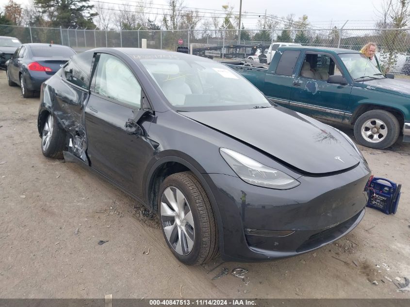 VIN 7SAYGDEE7RA263739 2024 TESLA MODEL Y no.1