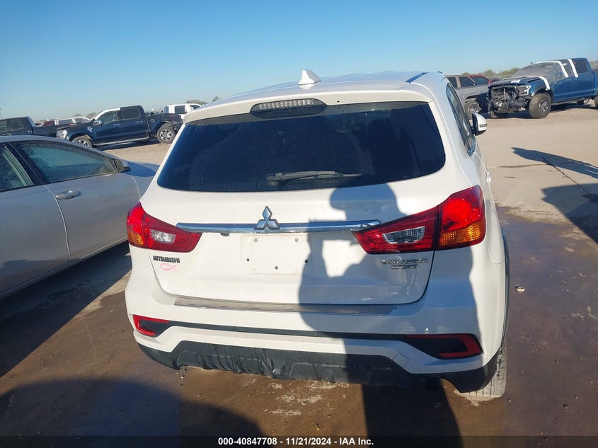 2018 Mitsubishi Outlander Sport 2.0 Es VIN: JA4AP3AU0JZ009422 Lot: 40847708