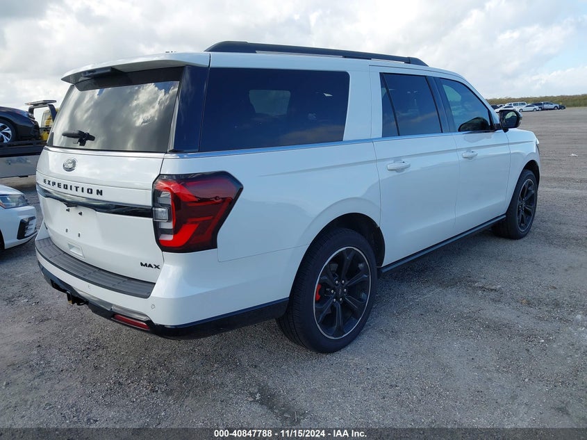 Image 4 of 2022 Ford Expedition  salvage vehicle - Lot #40847788 at IAAI