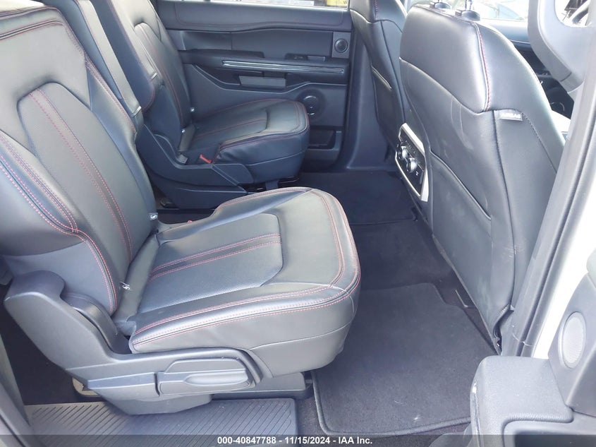 Image 8 of 2022 Ford Expedition  salvage vehicle - Lot #40847788 at IAAI