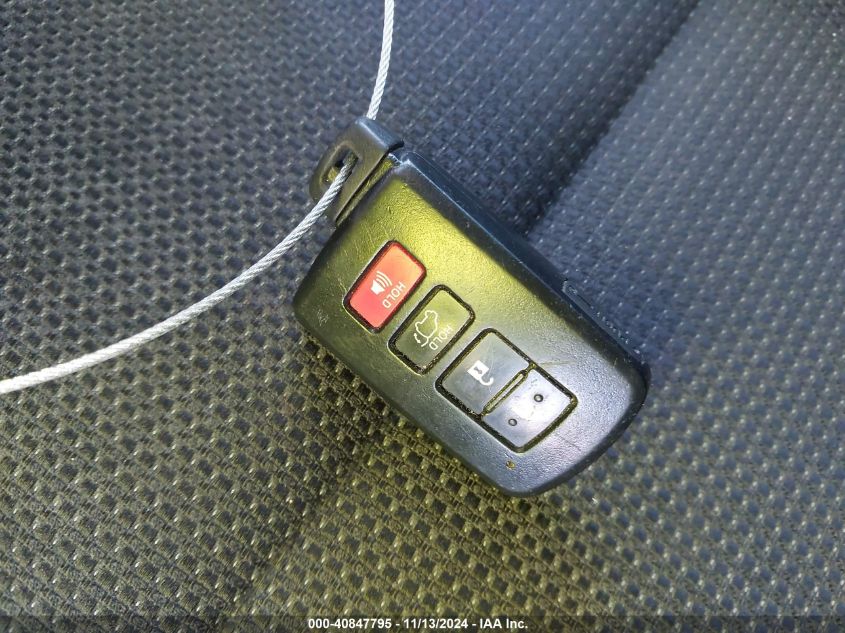 2017 TOYOTA RAV4 XLE - 2T3RFREV3HW616250