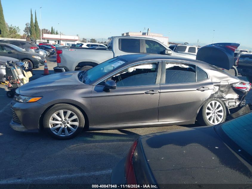 2018 Toyota Camry Le VIN: 4T1B11HK7JU099472 Lot: 40847948