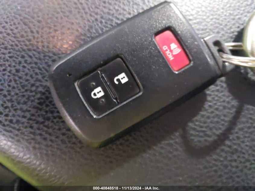2017 TOYOTA RAV4 HV VIN: JTMRJREV5HD104484