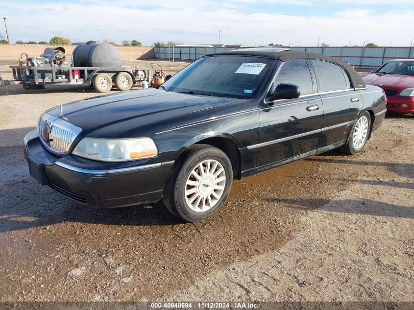 2003 Lincoln Town Car Signature VIN: 1LNHM82W23Y620390 Lot: 40848694