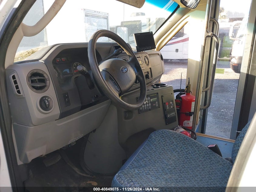 1FDEE3FS9BDA22782 2011 FORD  photo no. 5