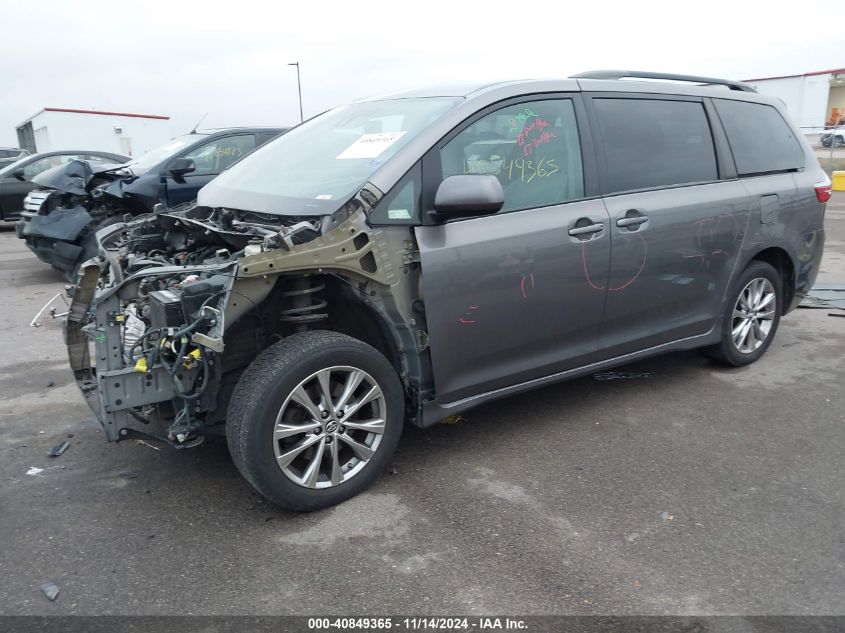 VIN 5TDJZ3DCXJS189853 2018 TOYOTA SIENNA no.2