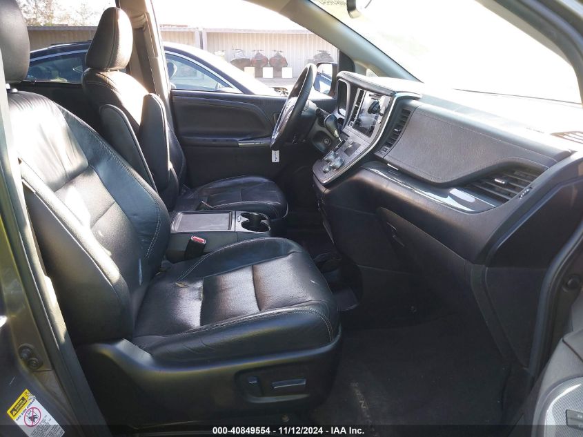 VIN 5TDXZ3DC7HS876986 2017 TOYOTA SIENNA SE 8 PASSENGER
