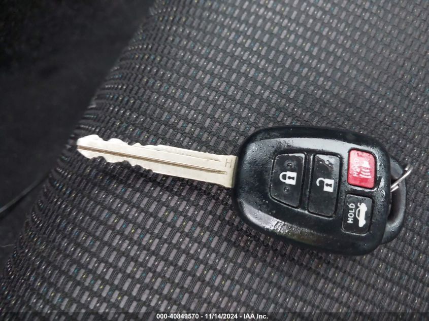 VIN 2T1BURHEXHC846459 2017 TOYOTA COROLLA SE