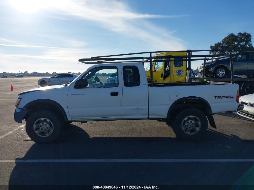 2000 Toyota Tacoma Base V6 VIN: 4TAWN72N7YZ668345 Lot: 40849646