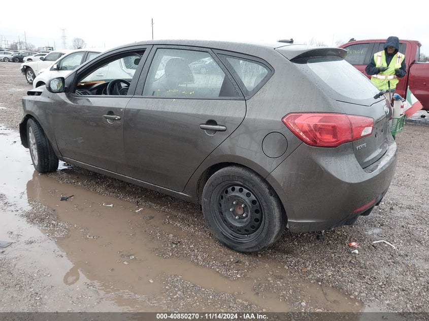 2011 KIA FORTE VIN: KNAFU5A24B5379292