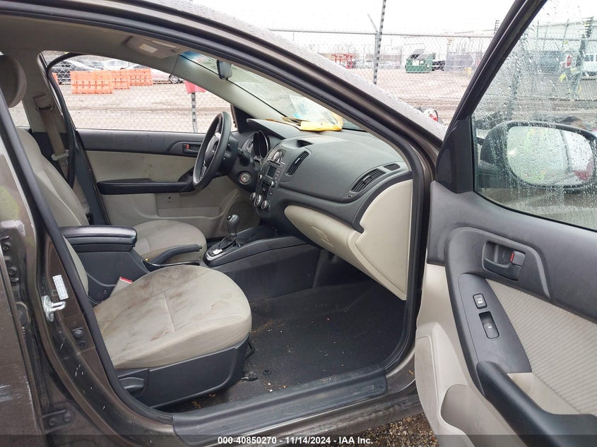 2011 KIA FORTE VIN: KNAFU5A24B5379292