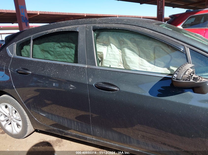 2019 CHEVROLET CRUZE VIN: 3G1BE6SM2KS576173