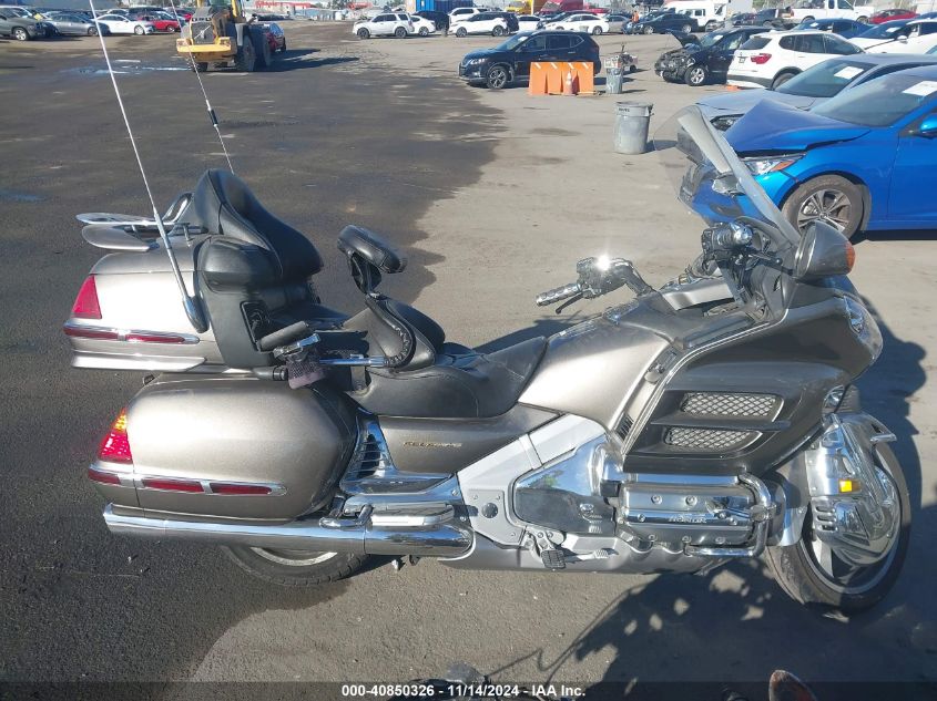 2004 Honda Gl1800 VIN: 1HFSC47064A305313 Lot: 40850326