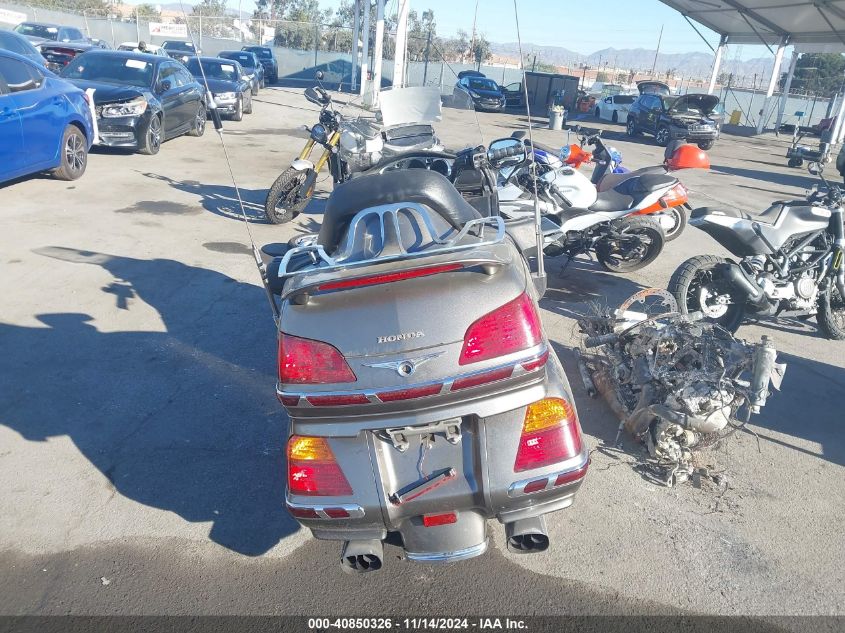 2004 Honda Gl1800 VIN: 1HFSC47064A305313 Lot: 40850326