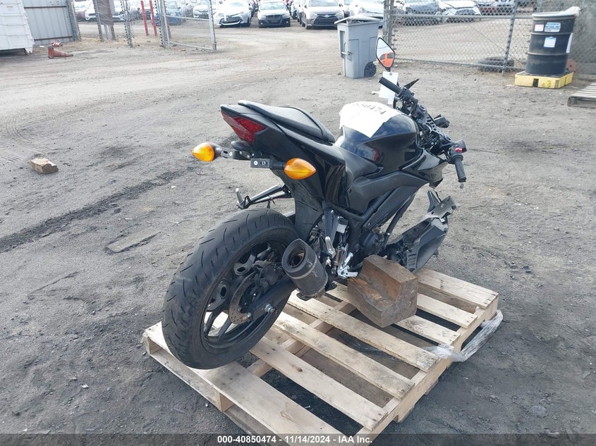 VIN MH3RH18Y3PK010957 2023 YAMAHA YZFR3 A