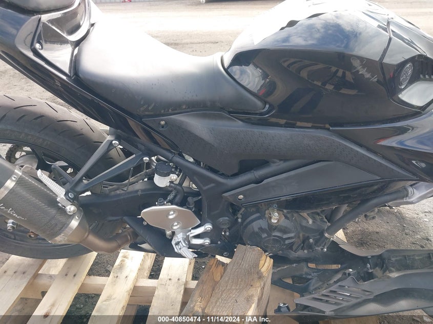 VIN MH3RH18Y3PK010957 2023 YAMAHA YZFR3 A