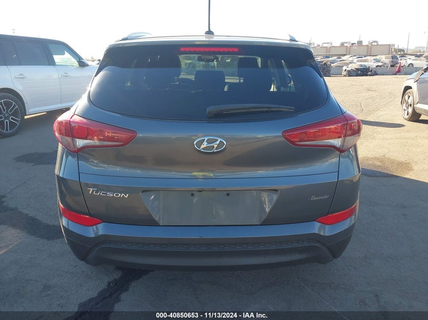 2017 HYUNDAI TUCSON SE - KM8J33A45HU487131