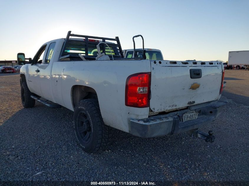 2008 Chevrolet Silverado 2500Hd Work Truck VIN: 1GBHC29KX8E151070 Lot: 40850973