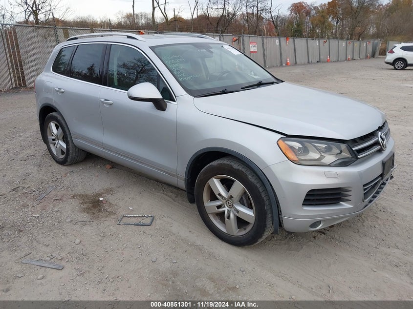 2014 VOLKSWAGEN TOUAREG 3.6L LUX - WVGEF9BP2ED009779