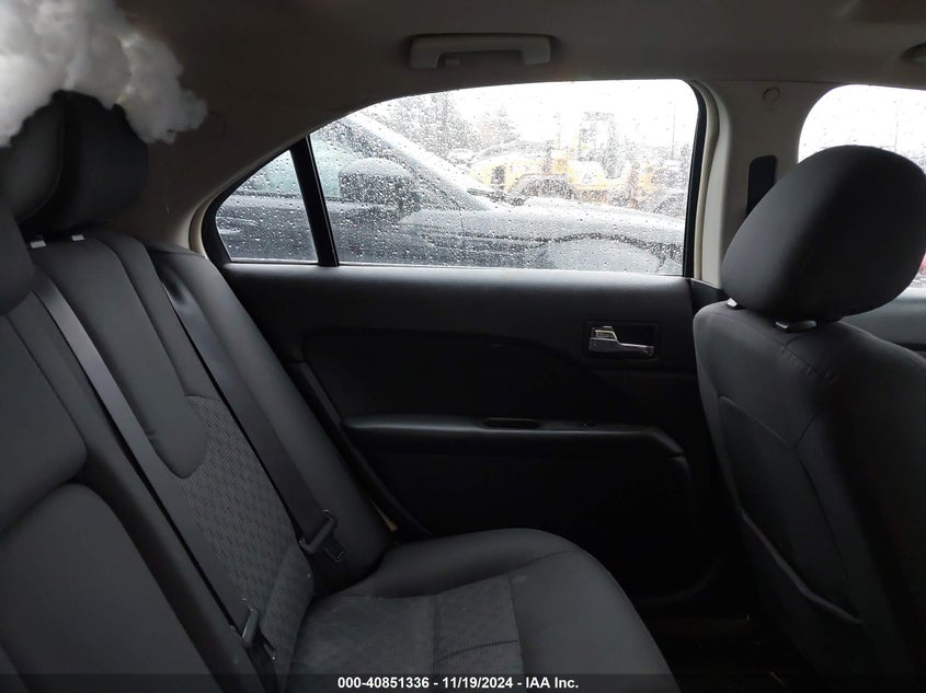 2011 FORD FUSION VIN: 3FAHP0HG4BR229273