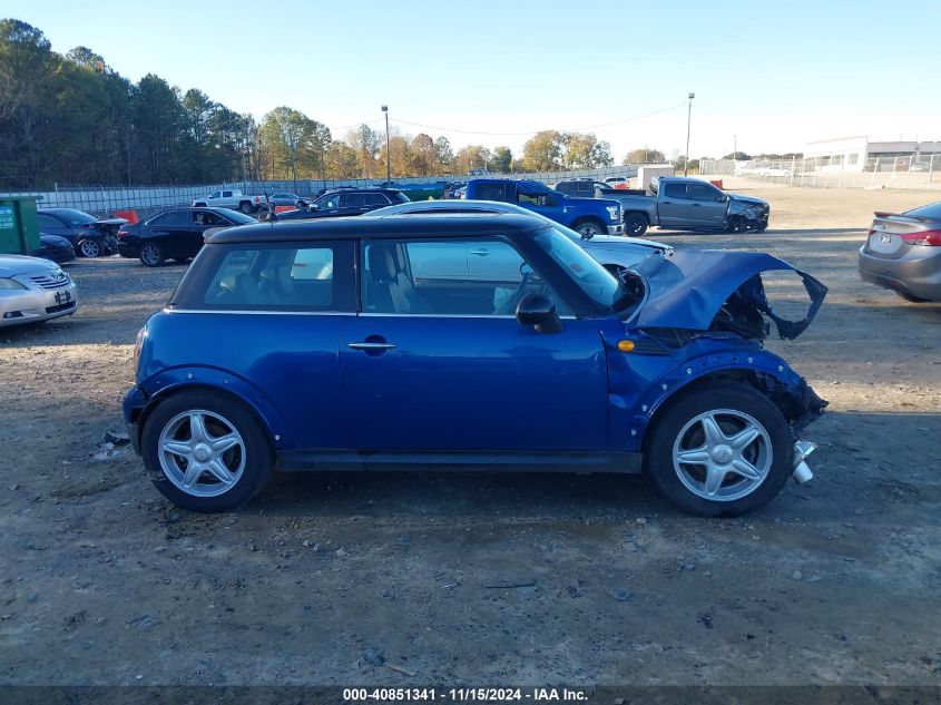 2007 Mini Cooper VIN: WMWMF33537TU60042 Lot: 40851341