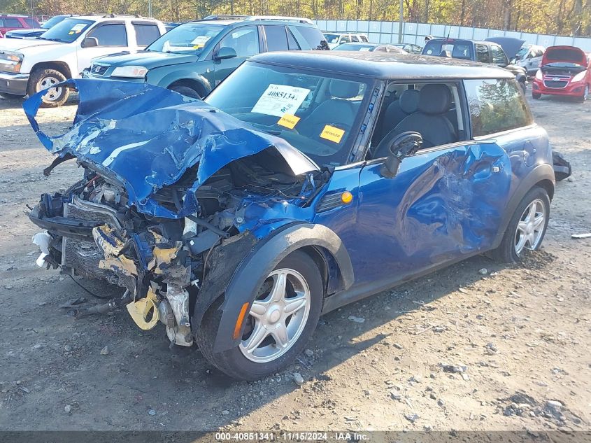 2007 Mini Cooper VIN: WMWMF33537TU60042 Lot: 40851341