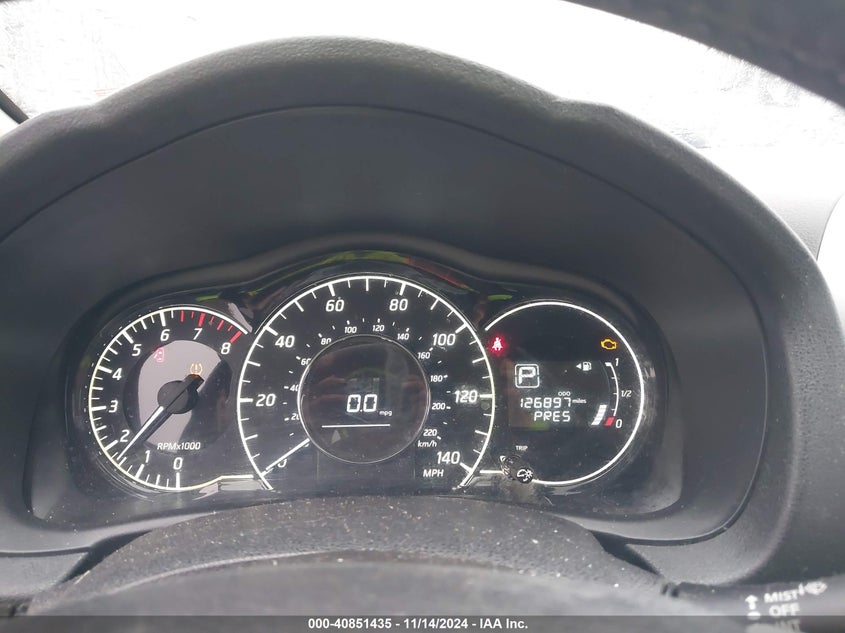 VIN 3N1CE2CP5HL367982 2017 NISSAN VERSA NOTE SV
