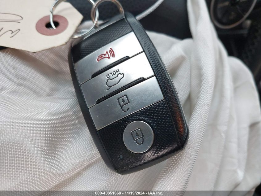 2017 KIA SOUL + - KNDJP3A50H7428133