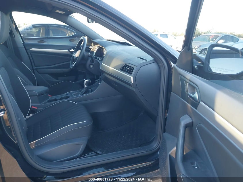 2024 VOLKSWAGEN JETTA VIN: 3VWBM7BU0RM006524