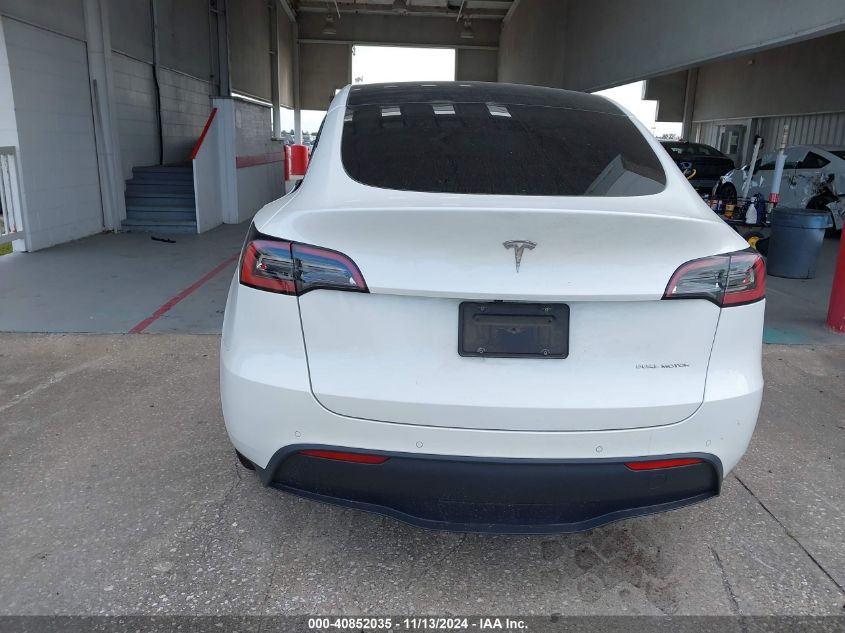 VIN 7SAYGDEE2NF370968 2022 Tesla Model Y, Long Rang... no.16