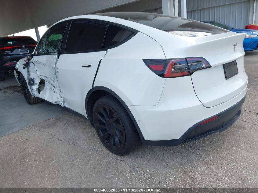 VIN 7SAYGDEE2NF370968 2022 Tesla Model Y, Long Rang... no.3