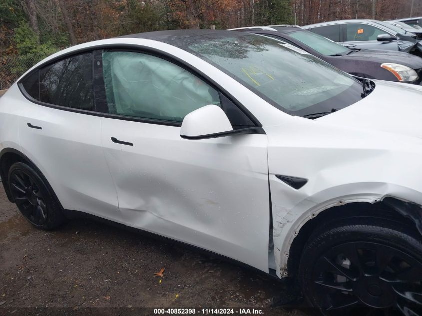 2020 Tesla Model Y Long Range Dual Motor All-Wheel Drive VIN: 5YJYGDEE5LF045726 Lot: 40852398