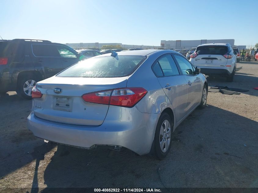 VIN KNAFK4A61F5338580 2015 KIA FORTE no.4