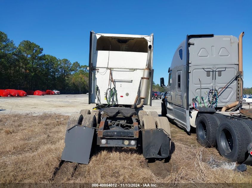 2007 International 9400 9400I VIN: 2HSCNAPR87C323540 Lot: 40854012