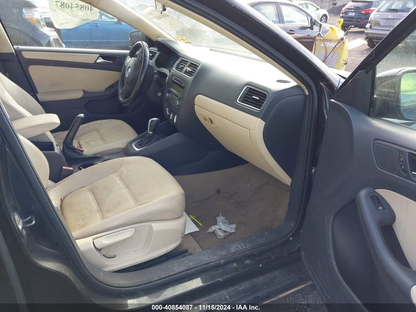 2011 VOLKSWAGEN JETTA VIN: 3VWDZ7AJ8BM361576