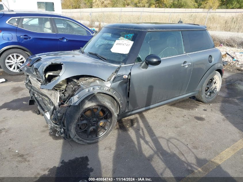 2007 Mini Cooper S VIN: WMWMF73547TT80160 Lot: 40854743