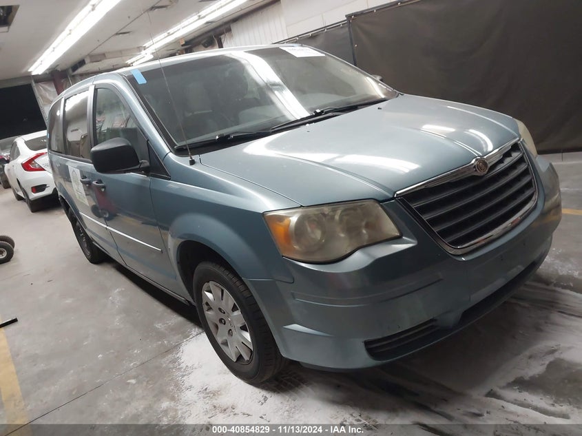 2008 CHRYSLER TOWN & COUNTRY VIN: 2A8HR44HX8R604973
