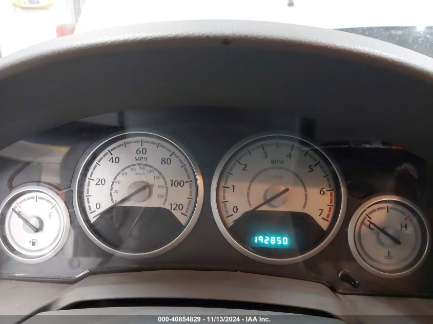 2008 CHRYSLER TOWN & COUNTRY VIN: 2A8HR44HX8R604973